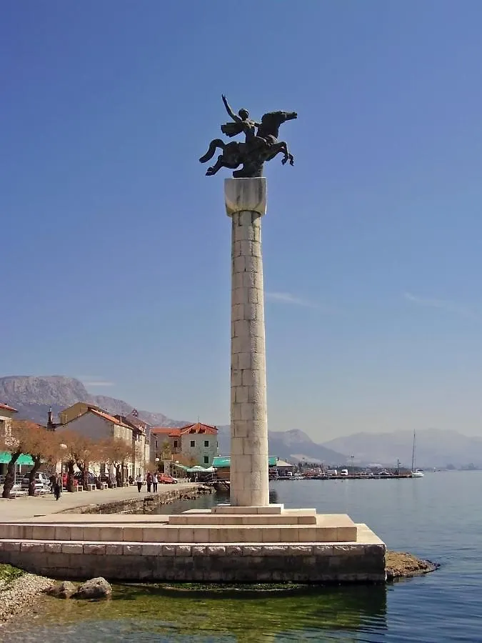 Apartment In Kastel Luksic With Terrace, Air Conditioning, W-Lan, Washing Machine 5107-3
