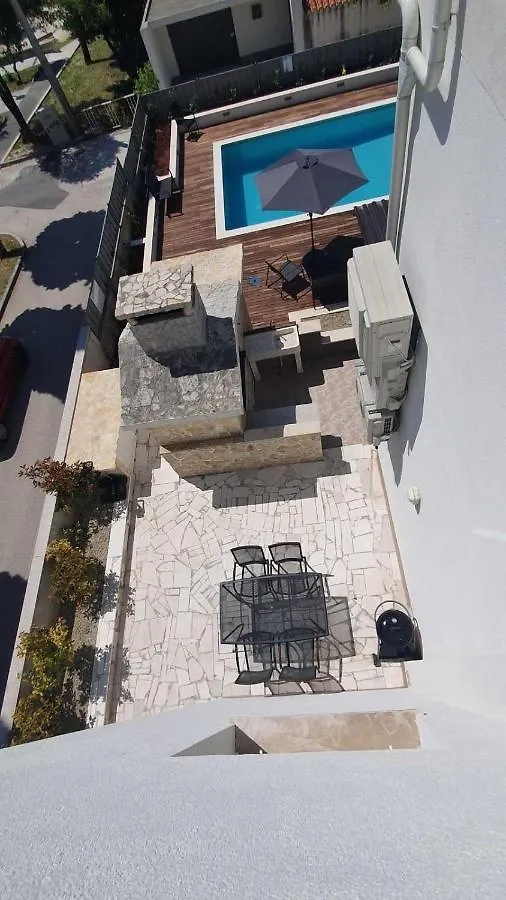 Apartment In Kastel Luksic With Terrace, Air Conditioning, W-Lan, Washing Machine 5107-3