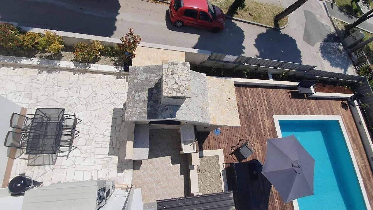 Apartment In Kastel Luksic With Terrace, Air Conditioning, W-Lan, Washing Machine 5107-3