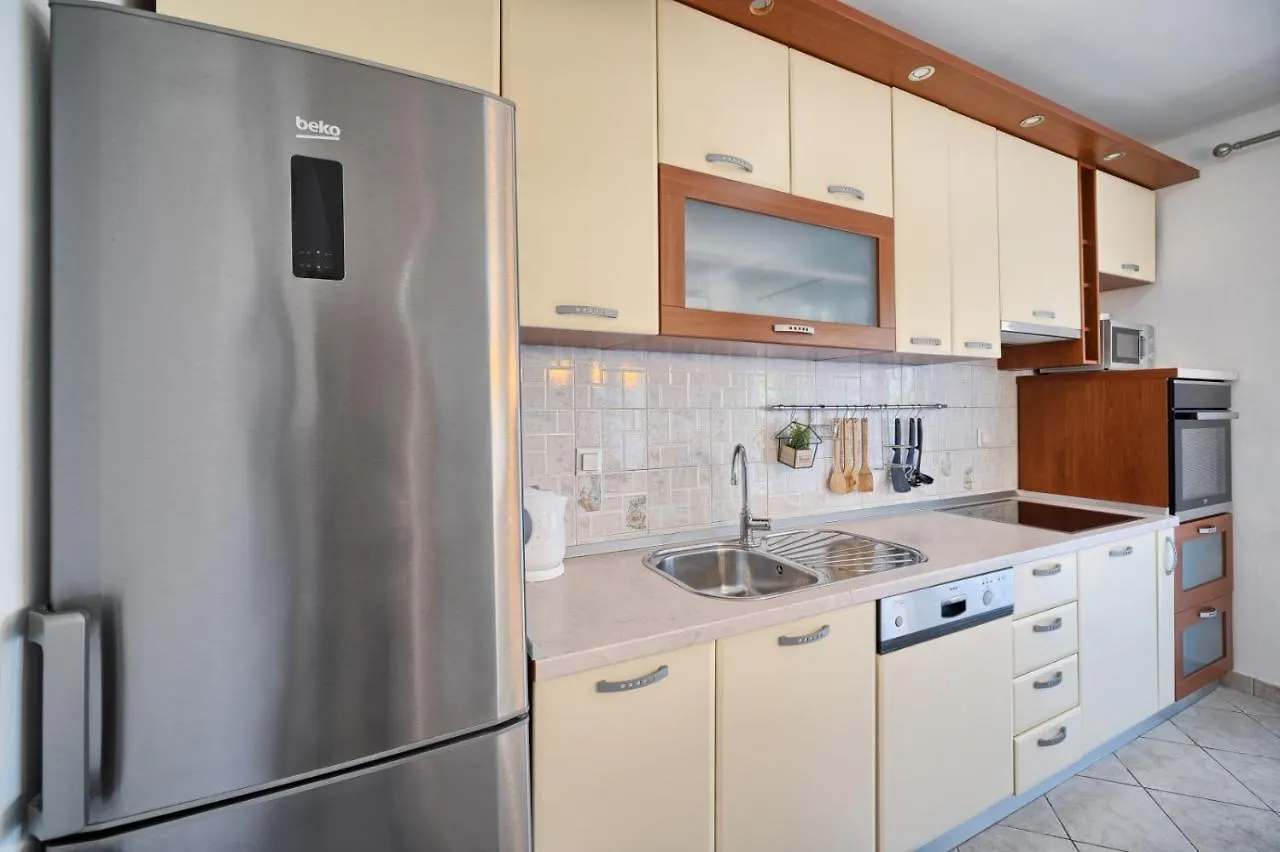 Apartment In Kastel Luksic With Terrace, Air Conditioning, W-Lan, Washing Machine 5107-3 Kastela 0*,  Croatia