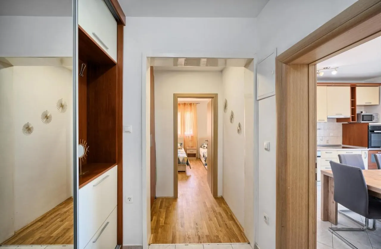 Apartment In Kastel Luksic With Terrace, Air Conditioning, W-Lan, Washing Machine 5107-3 Kastela 0*,  Croatia